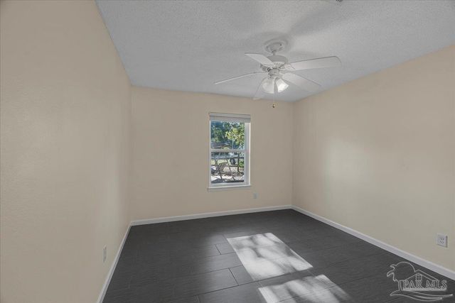 4740 Woodcliff Dr, Pensacola, FL 32504