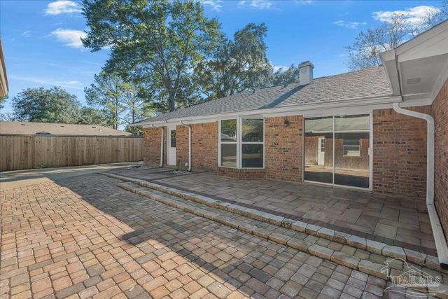 4740 Woodcliff Dr, Pensacola, FL 32504