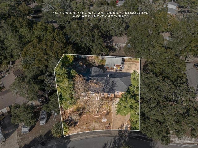 4740 Woodcliff Dr, Pensacola, FL 32504