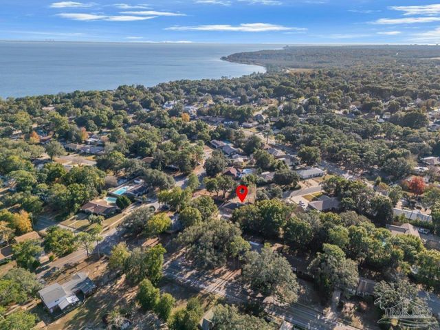 4740 Woodcliff Dr, Pensacola, FL 32504