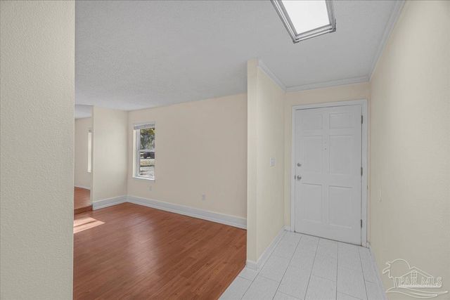 4740 Woodcliff Dr, Pensacola, FL 32504