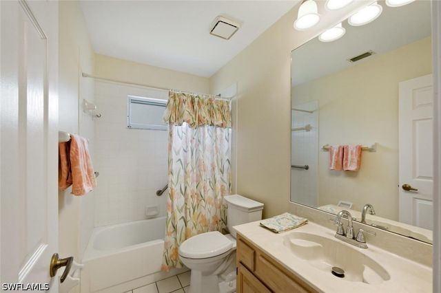 204 Estelle CT, Naples, FL 34112