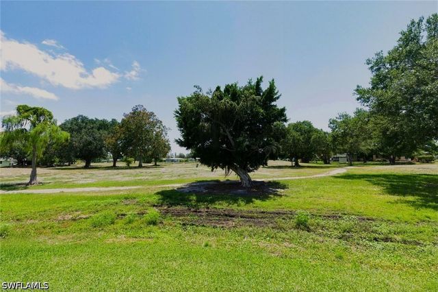 204 Estelle CT, Naples, FL 34112