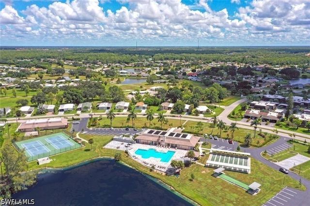 204 Estelle CT, Naples, FL 34112