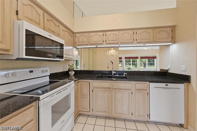 204 Estelle CT, Naples, FL 34112