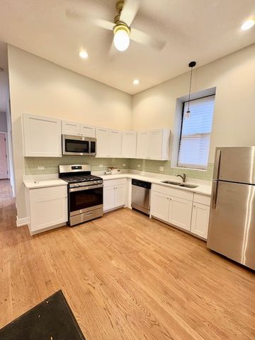 825 W Armitage Avenue 1S, Chicago, IL 60614