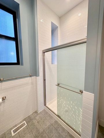 825 W Armitage Avenue 1S, Chicago, IL 60614