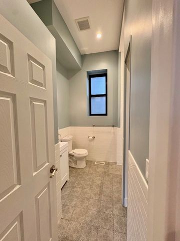 825 W Armitage Avenue 1S, Chicago, IL 60614