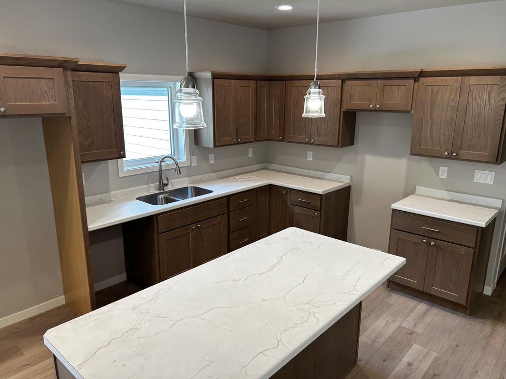 902 Forest Street, Lisbon, ND 58054 — photo 3