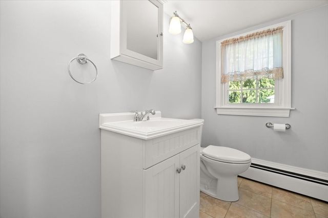 208 Matfield St, West Bridgewater, MA 02379