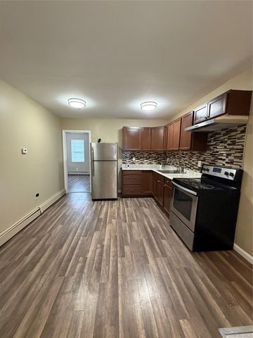 79 Brook Street, Bay Shore, NY 11706