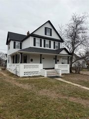 79 Brook Street, Bay Shore, NY 11706