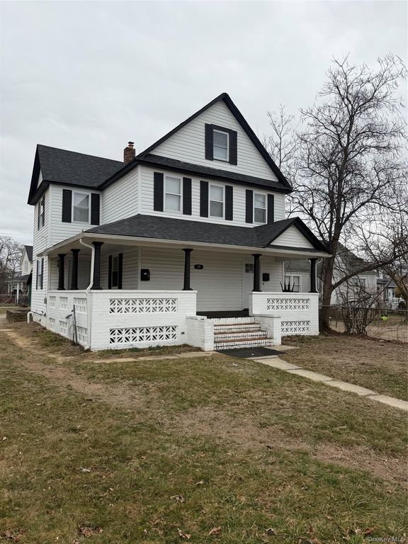 79 Brook Street, Bay Shore, NY 11706