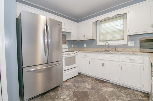 1634 Hannibal Drive, Oak Grove, KY 42262