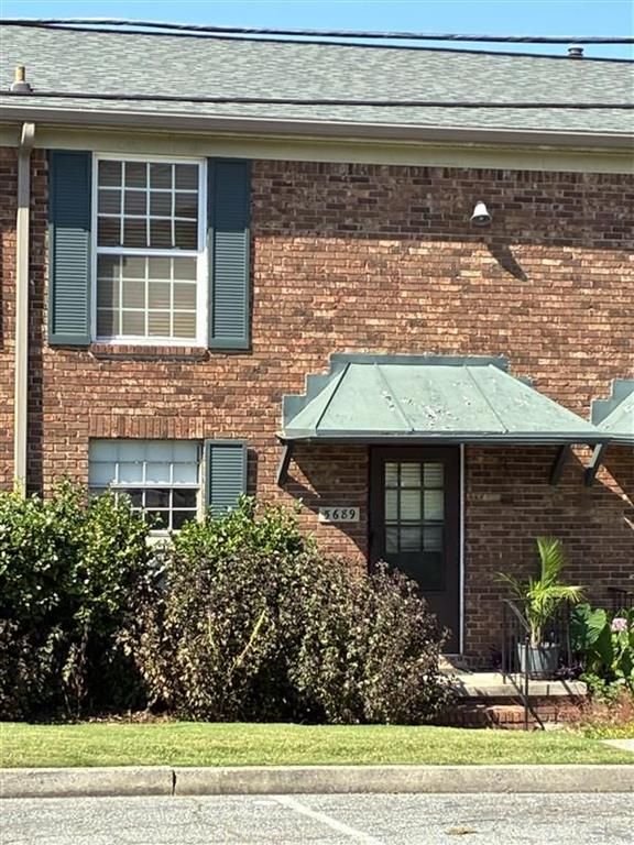 5689 KINGSPORT Drive, Atlanta, GA 30342