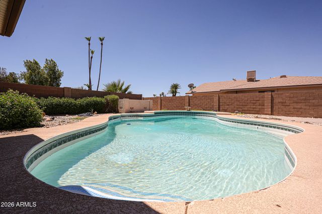 4135 W BERYL Avenue, Phoenix, AZ 85051