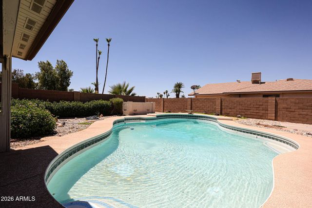 4135 W BERYL Avenue, Phoenix, AZ 85051