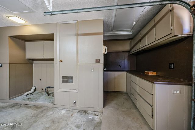 4135 W BERYL Avenue, Phoenix, AZ 85051