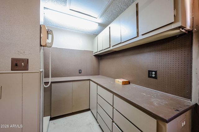 4135 W BERYL Avenue, Phoenix, AZ 85051