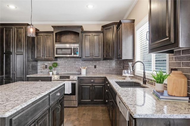 2308 W Piatt Lane, Olathe, KS 66061
