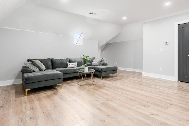 1096 Franklin Avenue, Columbus, OH 43205