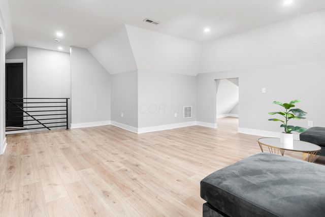 1096 Franklin Avenue, Columbus, OH 43205