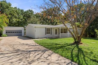 104 Lago Lane, Gun Barrel City, TX 75156