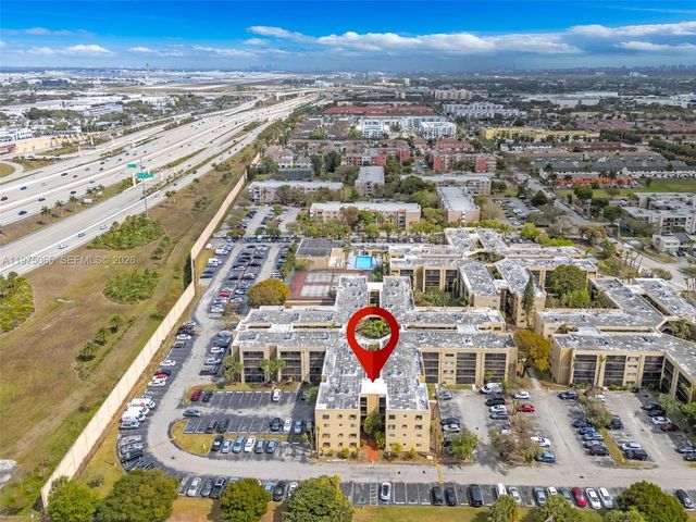 8615 NW 8th St 421, Miami, FL 33126