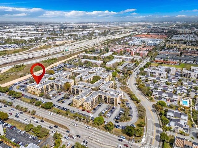 8615 NW 8th St 421, Miami, FL 33126