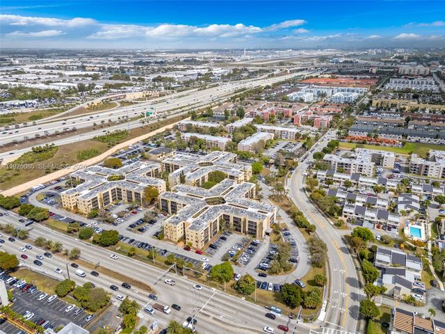 8615 NW 8th St 421, Miami, FL 33126