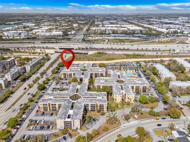 8615 NW 8th St 421, Miami, FL 33126