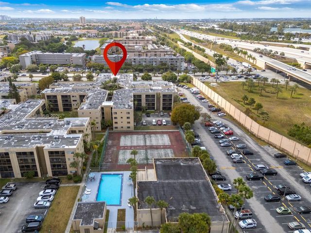 8615 NW 8th St 421, Miami, FL 33126