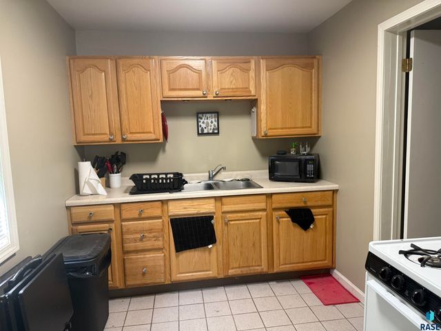 617 S Walts Ave Avenue, Sioux Falls, SD 57104