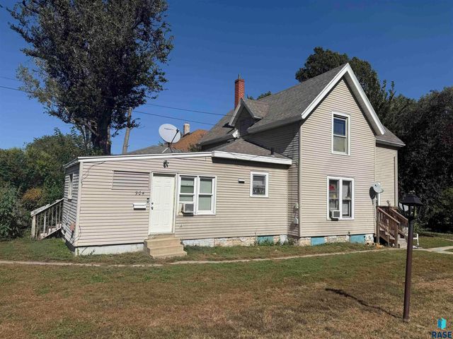 617 S Walts Ave Avenue, Sioux Falls, SD 57104