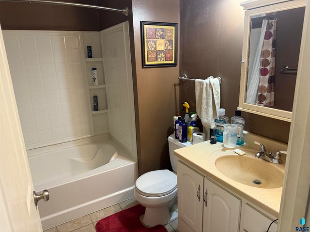 617 S Walts Ave Avenue, Sioux Falls, SD 57104