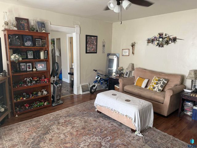 617 S Walts Ave Avenue, Sioux Falls, SD 57104