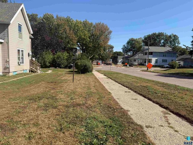 617 S Walts Ave Avenue, Sioux Falls, SD 57104