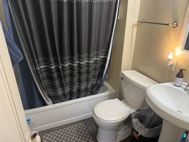 617 S Walts Ave Avenue, Sioux Falls, SD 57104