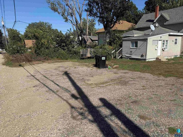 617 S Walts Ave Avenue, Sioux Falls, SD 57104