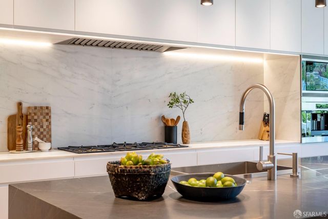 1281 Greenwich Street, San Francisco, CA 94109