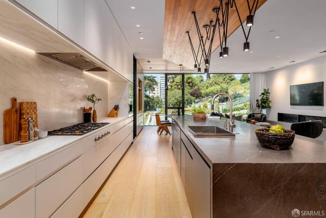 1281 Greenwich Street, San Francisco, CA 94109