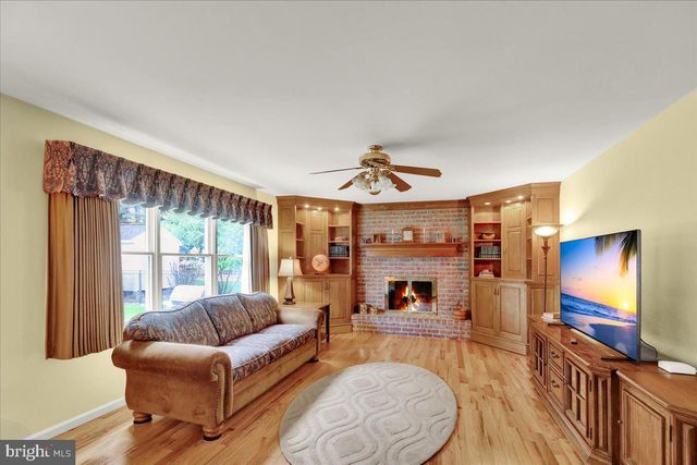 512 THOMAS PL, Reading, PA 19608