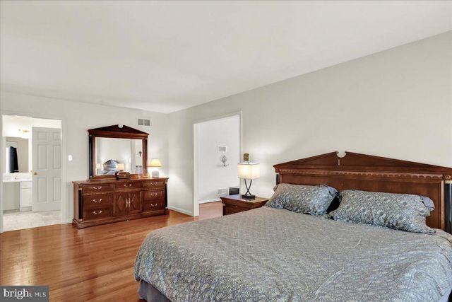 512 THOMAS PL, Reading, PA 19608