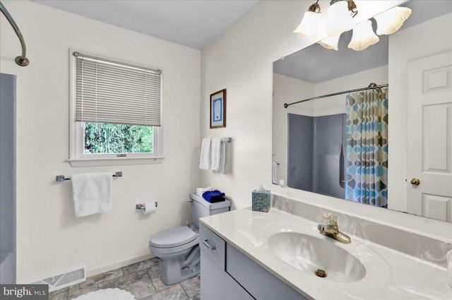 512 THOMAS PL, Reading, PA 19608