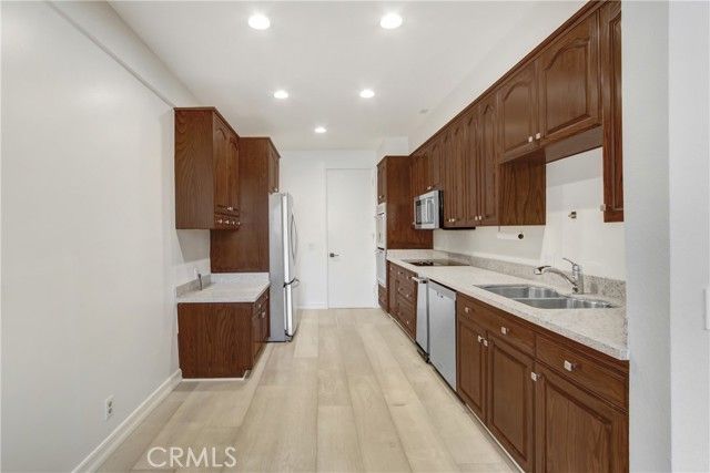 4949 Genesta 104, Encino (los Angeles), CA 91316