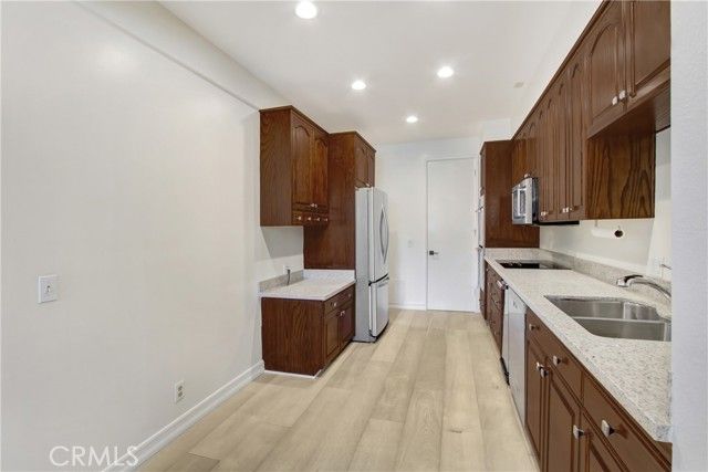 4949 Genesta 104, Encino (los Angeles), CA 91316