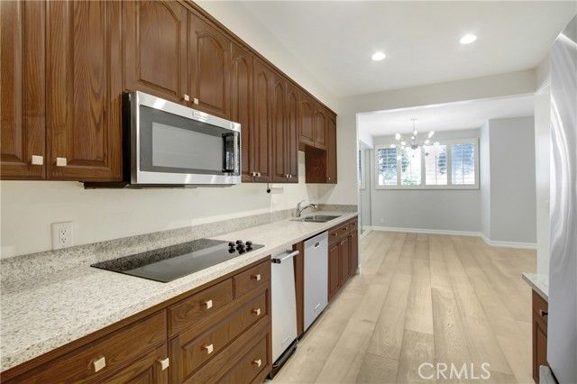 4949 Genesta 104, Encino (los Angeles), CA 91316
