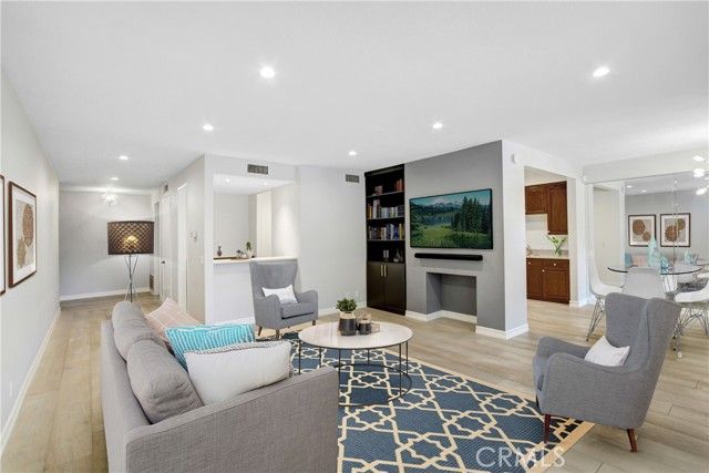 4949 Genesta 104, Encino (los Angeles), CA 91316