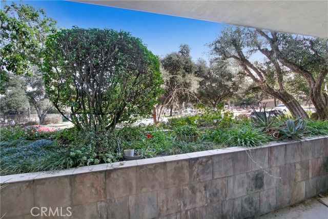 4949 Genesta 104, Encino (los Angeles), CA 91316