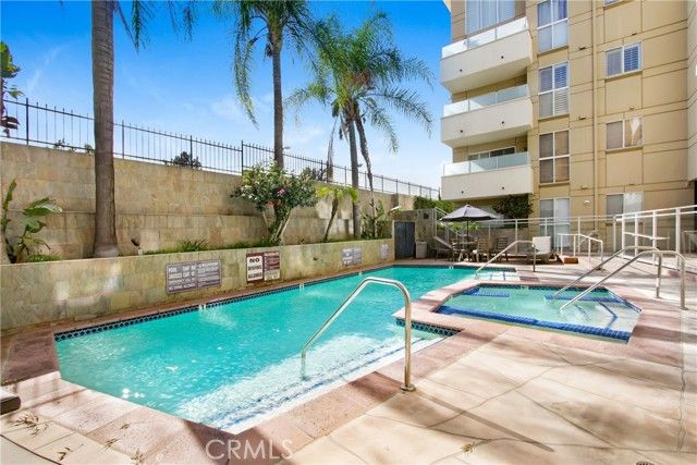 4949 Genesta 104, Encino (los Angeles), CA 91316